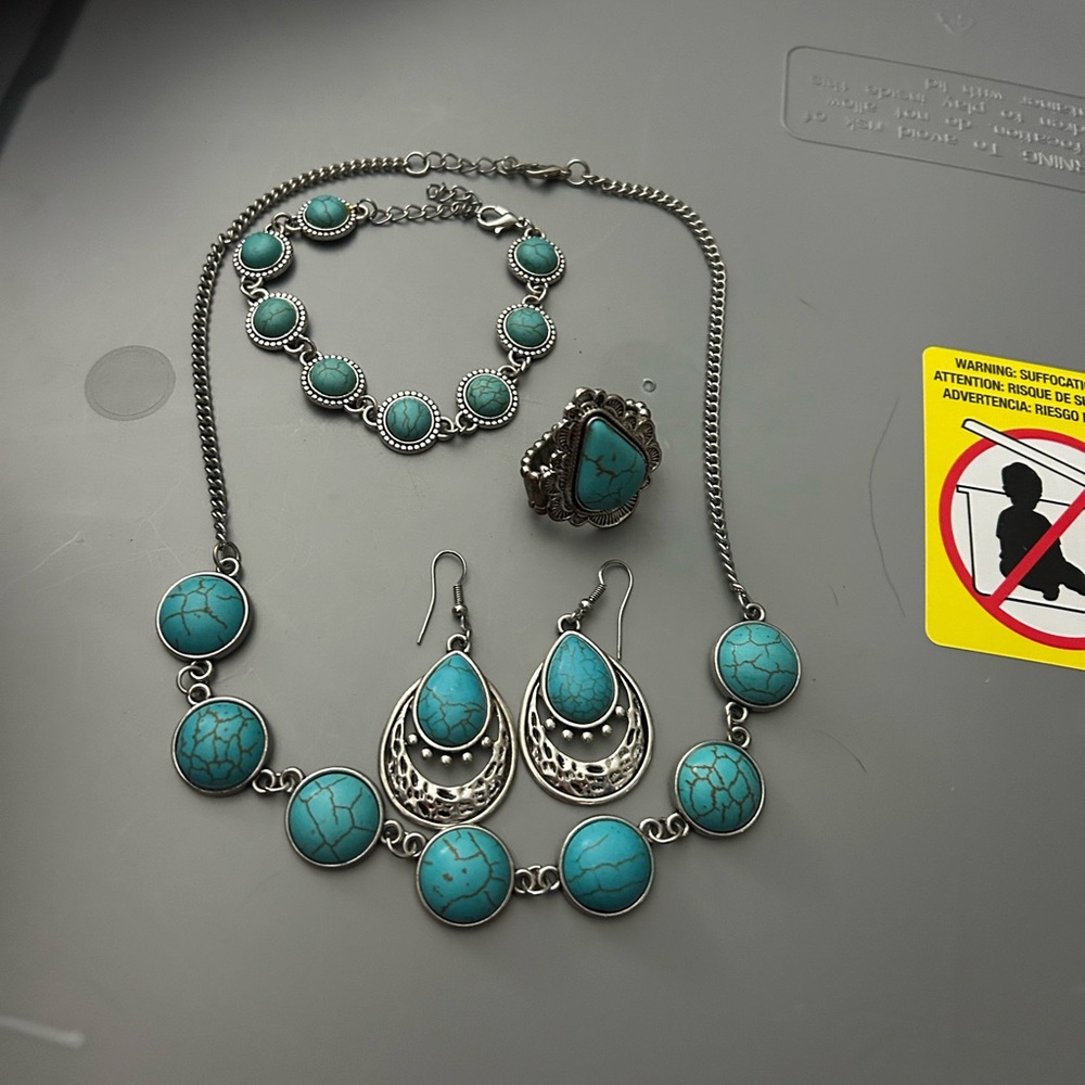 Turquoise and Silver Jewelry Set - Picture 8 of 8